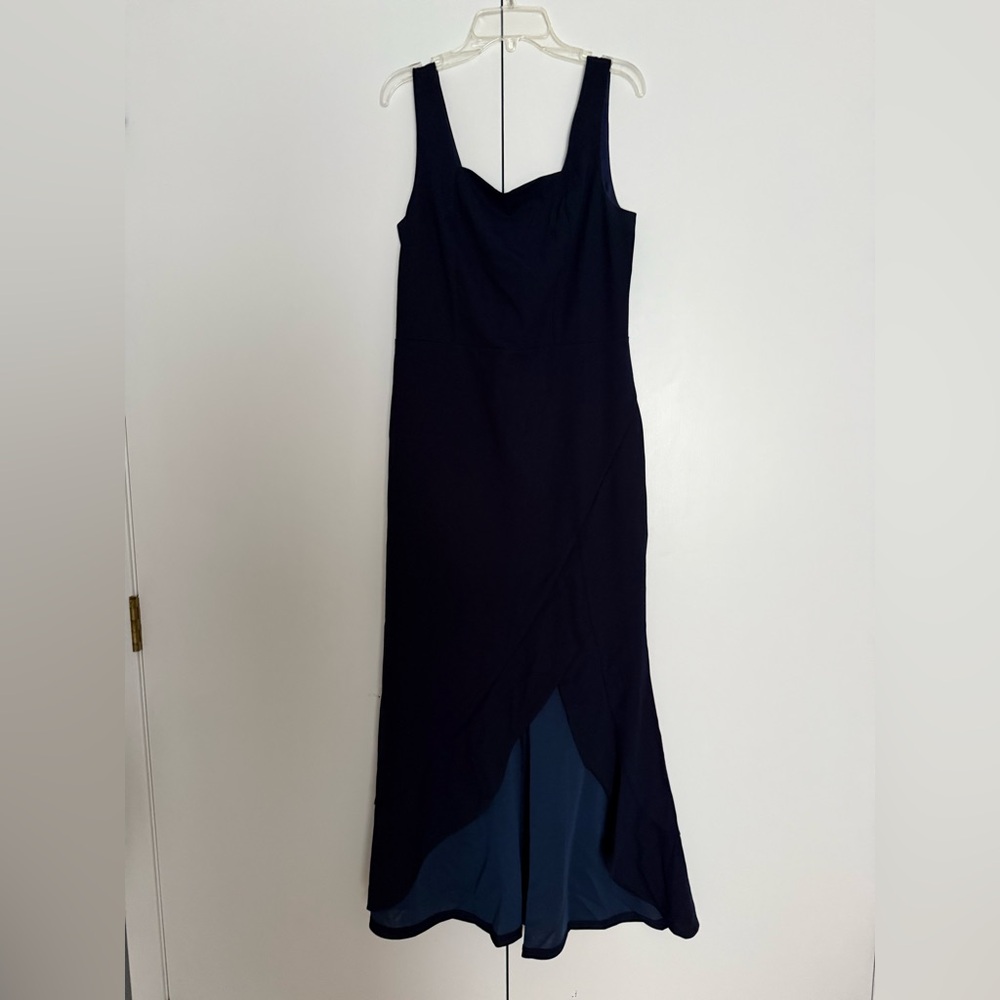 Elegant Navy Blue Bodycon Sleeveless Dress with slit. NWT